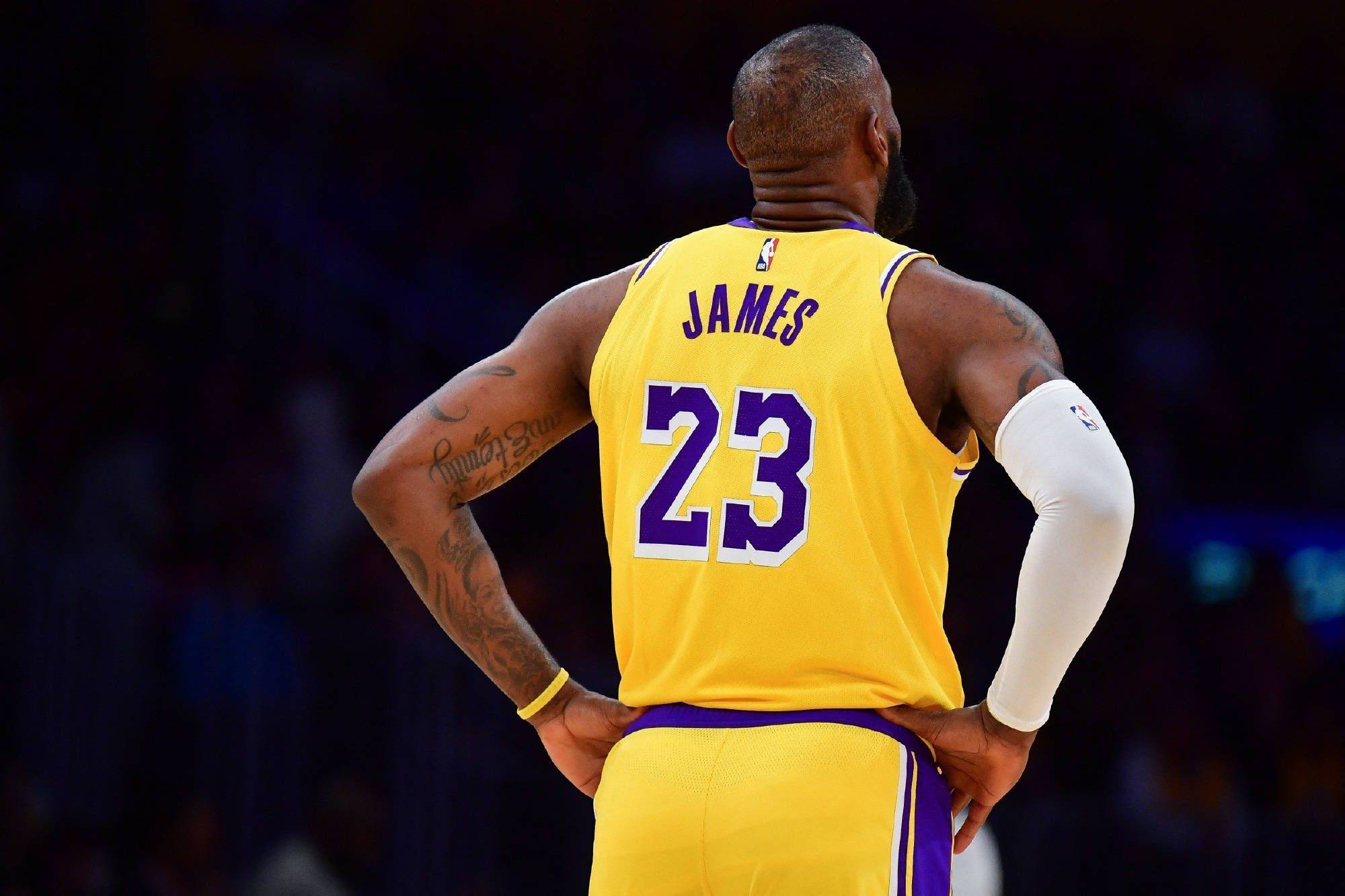 马德兴：足协上报3位外教候选；高层认为可借鉴男篮考虑土帅（马德兴：足协递交三名外籍主帅人选 高层建议借鉴男篮考虑本土教练）