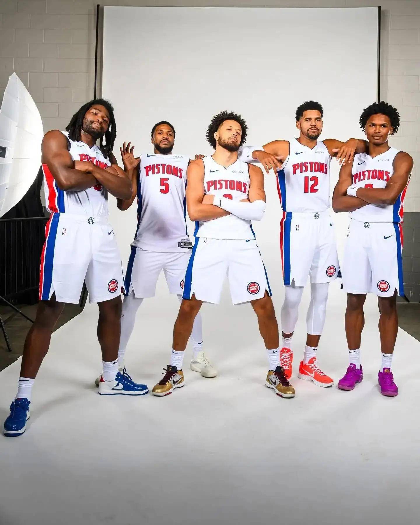 法官贾奇季后赛11安7得分，表现位列前八（贾奇季后赛斩获11支安打7次得分，综合表现跻身前八）