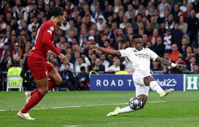 凯恩还是莱万？巴斯勒：如果必须二选一，我会选莱万（巴斯勒：凯恩与莱万只能选一人，我选莱万）